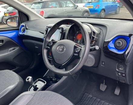 Toyota Aygo VVT-I X-CLUSIV X-SHIFT 18