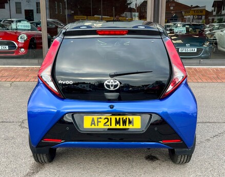 Toyota Aygo VVT-I X-CLUSIV X-SHIFT 6