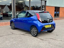 Toyota Aygo VVT-I X-CLUSIV X-SHIFT 9