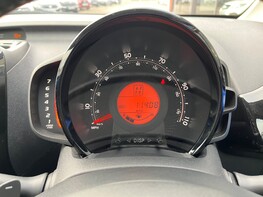 Toyota Aygo VVT-I X-CLUSIV X-SHIFT 21