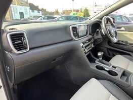 Kia Sportage CRDI GT-LINE ISG MHEV 17