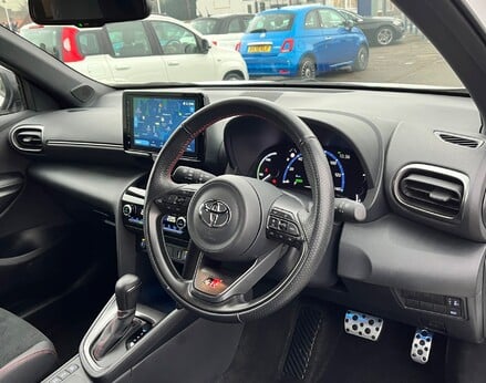 Toyota Yaris Cross GR SPORT 18