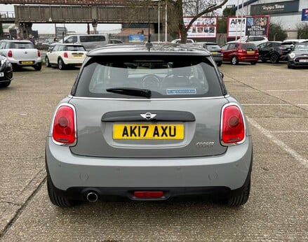 Mini Hatch COOPER 6