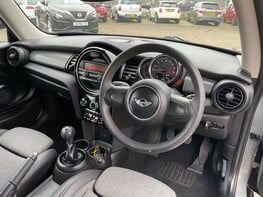 Mini Hatch COOPER 17