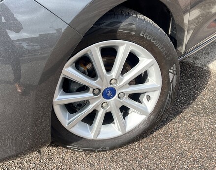 Ford Fiesta TITANIUM MHEV 3