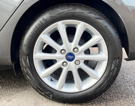 Ford Fiesta TITANIUM MHEV 14