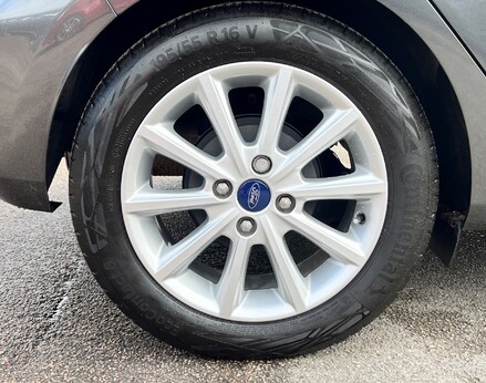 Ford Fiesta TITANIUM MHEV 15