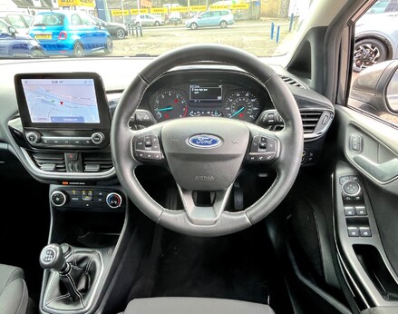 Ford Fiesta TITANIUM MHEV 19