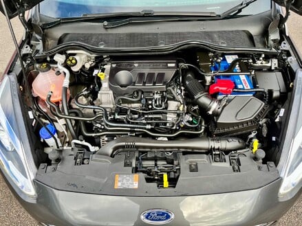 Ford Fiesta TITANIUM MHEV