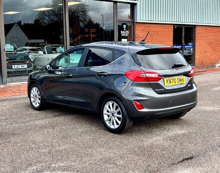 Ford Fiesta TITANIUM MHEV 9