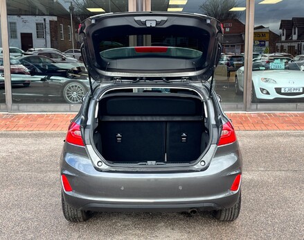 Ford Fiesta TITANIUM MHEV 61