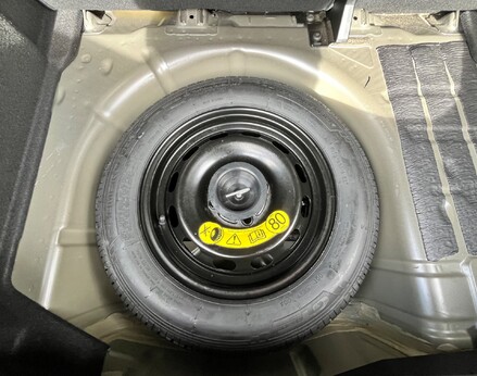 Ford Fiesta TITANIUM MHEV 64