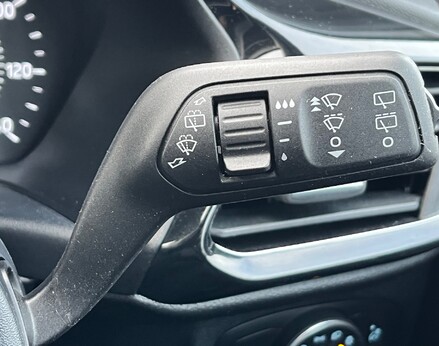 Ford Fiesta TITANIUM MHEV 55