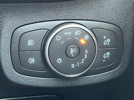 Ford Fiesta TITANIUM MHEV 56