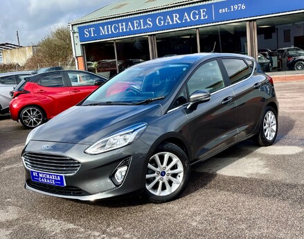 Ford Fiesta TITANIUM MHEV 1