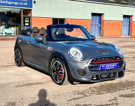 Mini Convertible JOHN COOPER WORKS 4
