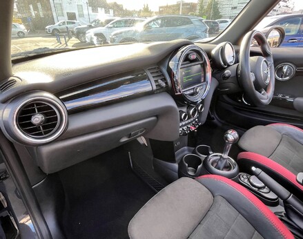 Mini Convertible JOHN COOPER WORKS 21