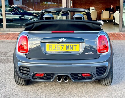 Mini Convertible JOHN COOPER WORKS 64