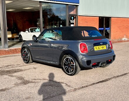 Mini Convertible JOHN COOPER WORKS 10