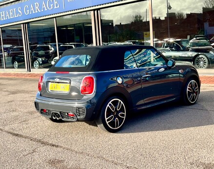 Mini Convertible JOHN COOPER WORKS 9