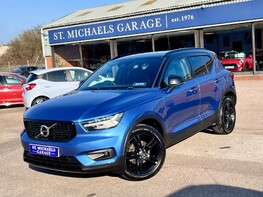 Volvo XC40 D3 R-DESIGN 1