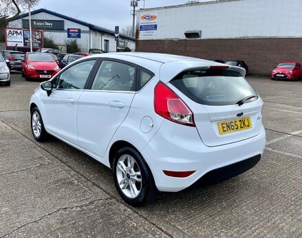 Ford Fiesta ZETEC 9