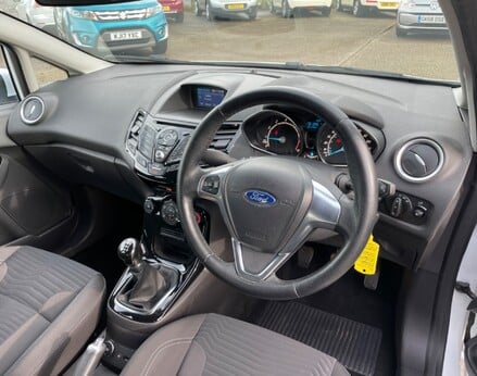 Ford Fiesta ZETEC 17