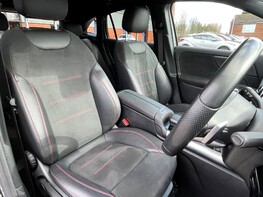 Mercedes-Benz GLA Class GLA 200 AMG LINE EXECUTIVE 58