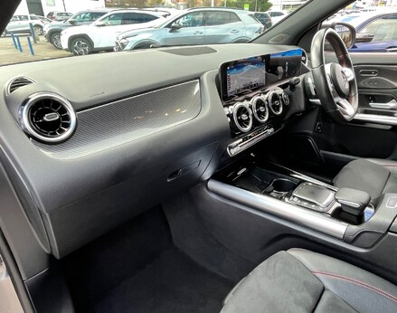 Mercedes-Benz GLA Class GLA 200 AMG LINE EXECUTIVE 17