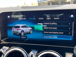 Mercedes-Benz GLA Class GLA 200 AMG LINE EXECUTIVE 33