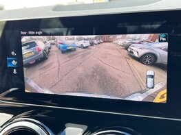 Mercedes-Benz GLA Class GLA 200 AMG LINE EXECUTIVE 28