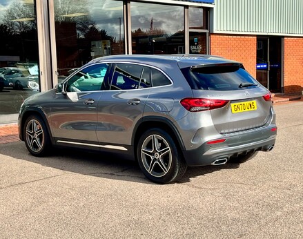 Mercedes-Benz GLA Class GLA 200 AMG LINE EXECUTIVE 9