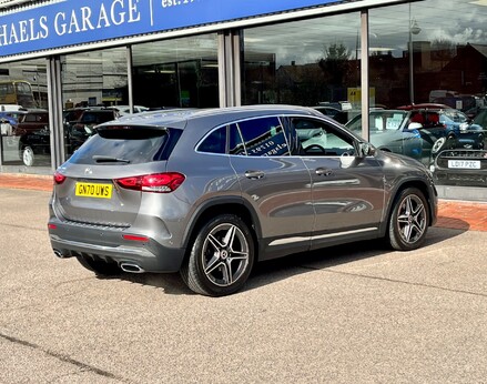 Mercedes-Benz GLA Class GLA 200 AMG LINE EXECUTIVE 8