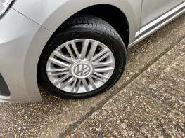 Volkswagen Up MOVE UP 3