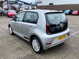 Volkswagen Up MOVE UP 9