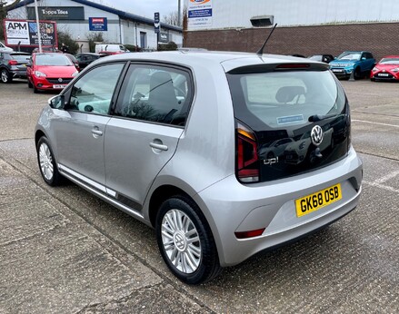 Volkswagen Up MOVE UP 9