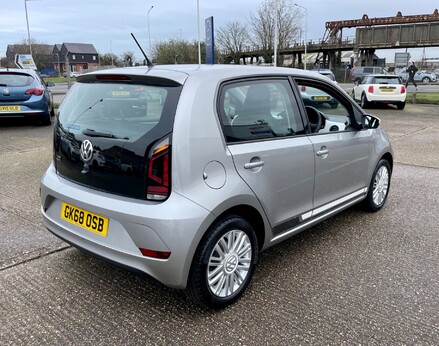 Volkswagen Up MOVE UP 8