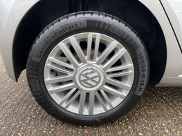 Volkswagen Up MOVE UP 13