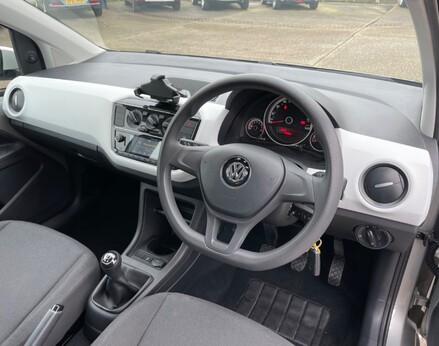 Volkswagen Up MOVE UP 17