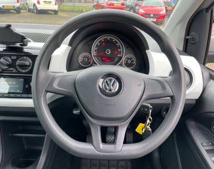 Volkswagen Up MOVE UP 19