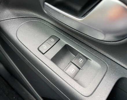 Volkswagen Up MOVE UP 41