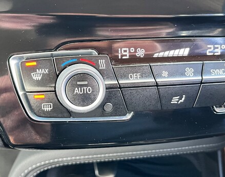 BMW X2 SDRIVE18I SE 40