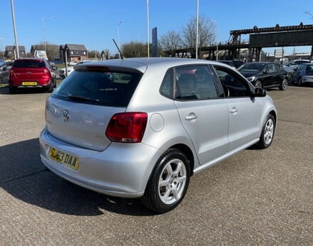 Volkswagen Polo SEL TSI 8