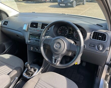 Volkswagen Polo SEL TSI 17