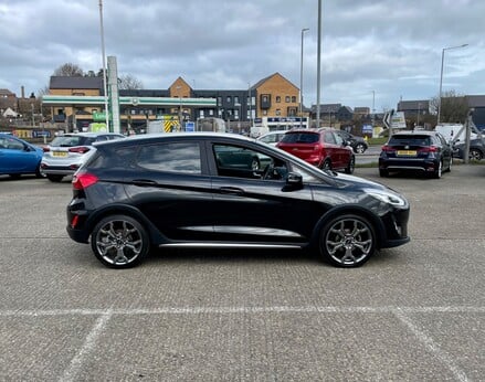 Ford Fiesta ACTIVE X EDITION 10