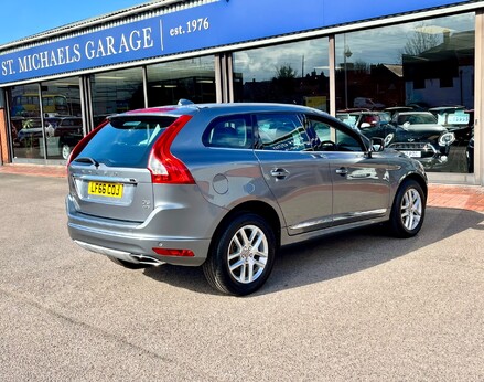 Volvo XC60 D5 SE LUX NAV AWD 8