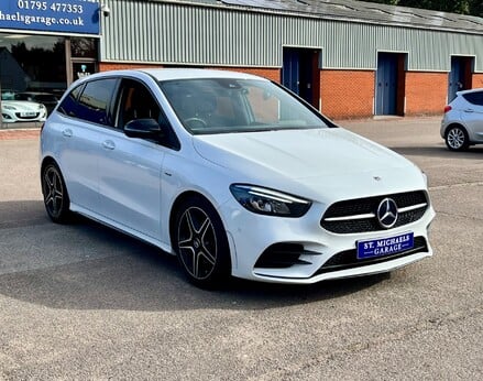 Mercedes-Benz B Class B 200 D AMG LINE EDITION PREMIUM 4