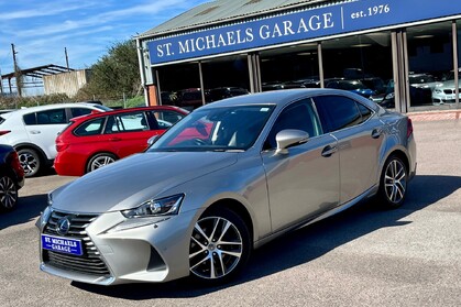 Lexus Is 300H ADVANCE