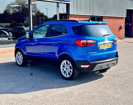 Ford Ecosport TITANIUM 9