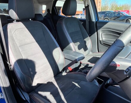 Ford Ecosport ST-LINE 53